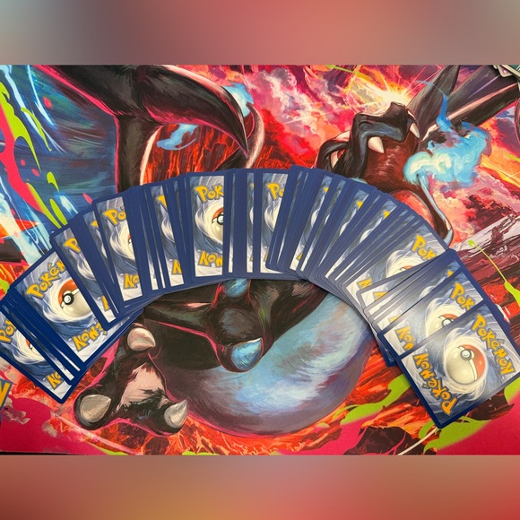 Random Surprise Pack of 100 Pokémon Cards - Picture 1 of 4